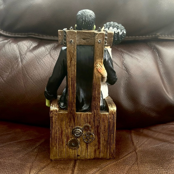 Frankenstein & Bride on Electric Chair - Spooky Night Halloween Decor - Picture 11 of 16